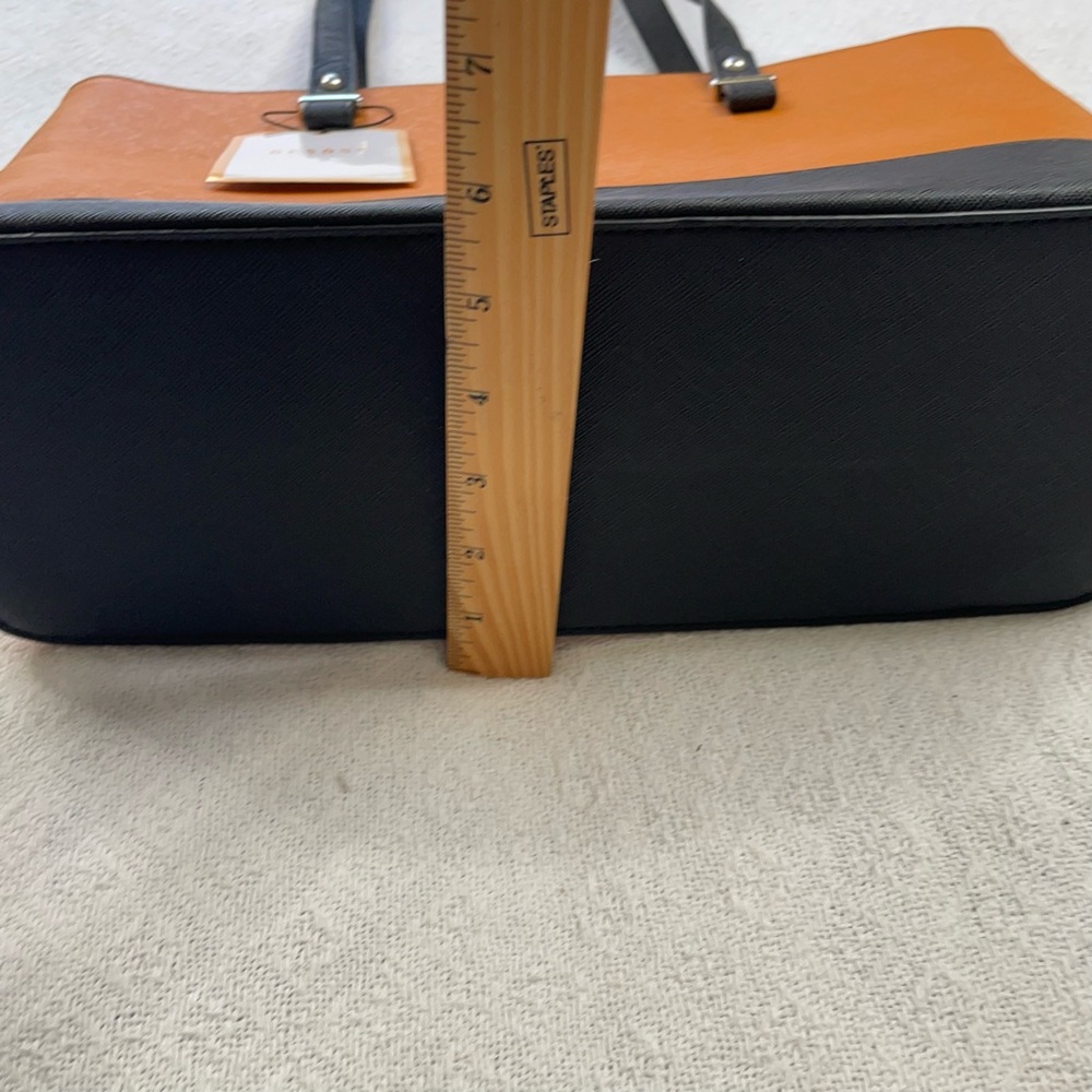 Benoss Two-Tone Caramel and Black Tote Bag - Picture 3 of 10